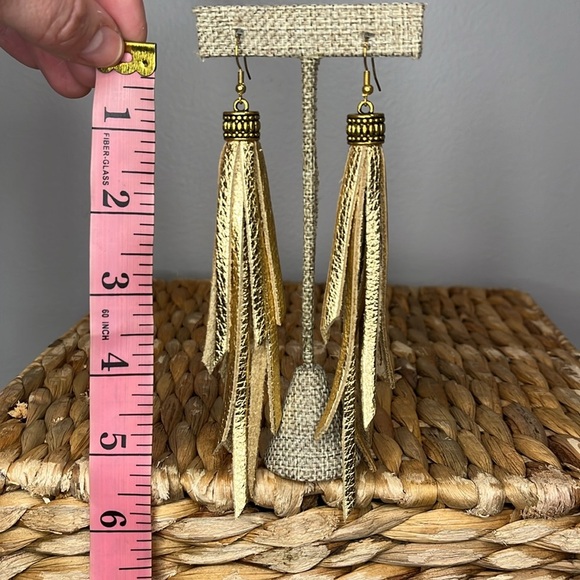 Leather gold fringe tassel earrings - new - Picture 4 of 4